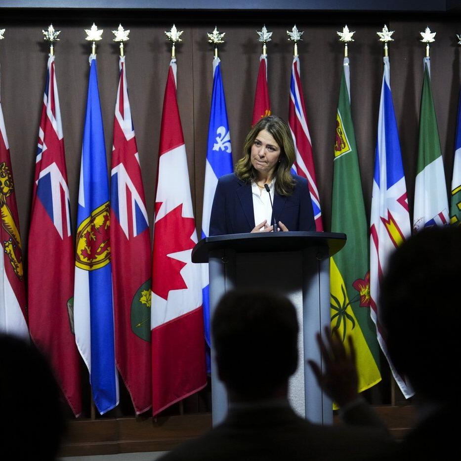 Alberta Premier Smith says Ottawa is dodging responsibility for pipeline decision
